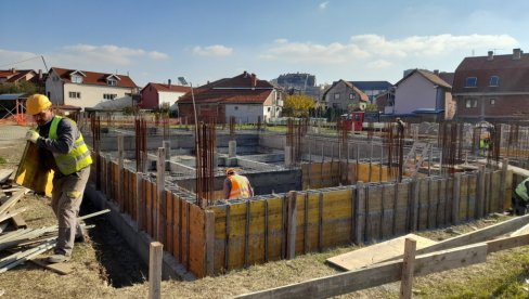 GRADI SE REGIONALNI INOVACIONI CENTAR: Ministarka nauke, tehnološkog razvoja i inovacija posetila Leskovac GRADI SE REGIONALNI INOVACIONI CENTAR: Ministarka nauke, tehnološkog razvoja i inovacija posetila Leskovac