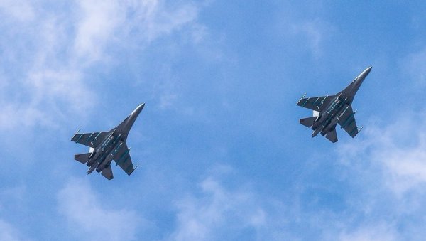 КИНА ПОКАЗАЛА „РАКЕТУ СА НАЈВЕЋИМ ДОМЕТОМ ВАЗДУХ-ВАЗДУХ НА СВЕТУ“: Пројектил ПЛ-17 примећена на ПЛААФ-овом борбеном авиону Ј-16 КИНА ПОКАЗАЛА „РАКЕТУ СА НАЈВЕЋИМ ДОМЕТОМ ВАЗДУХ-ВАЗДУХ НА СВЕТУ“: Пројектил ПЛ-17 примећена на ПЛААФ-овом борбеном авиону Ј-16