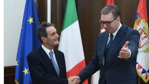 RAZGOVOR O PROJEKTIMA OD OBOSTRANOG INTERESA: Vučić sa predsednikom italijanske regije Lombardija (FOTO) RAZGOVOR O PROJEKTIMA OD OBOSTRANOG INTERESA: Vučić sa predsednikom italijanske regije Lombardija (FOTO)