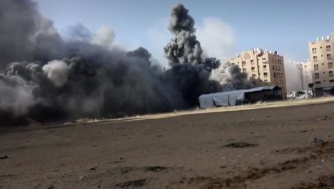 VAZDUŠNI NAPAD NA STAMBENI KOMPLEKS: Izraelci bombardovali stambene zgrade u Kan Junisu (VIDEO) VAZDUŠNI NAPAD NA STAMBENI KOMPLEKS: Izraelci bombardovali stambene zgrade u Kan Junisu (VIDEO)
