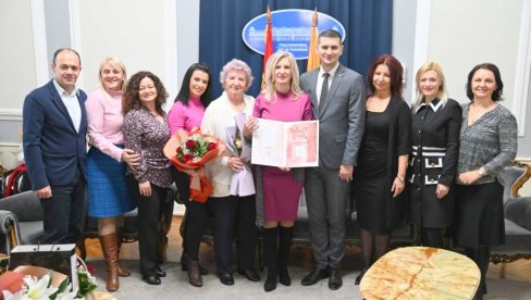 ДОДЕЉЕНЕ ПОВЕЉЕ КУЛТУРЕ: У Пожаревцу уручена признања Културно-просветне заједнице ДОДЕЉЕНЕ ПОВЕЉЕ КУЛТУРЕ: У Пожаревцу уручена признања Културно-просветне заједнице