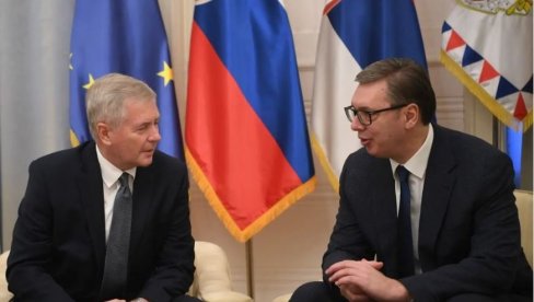 VUČIĆ PRIMIO U OPROŠTAJNU POSETU SLOVAČKOG AMBASADORA: Hvala na poštovanju suvereniteta i teritorijalnog integriteta VUČIĆ PRIMIO U OPROŠTAJNU POSETU SLOVAČKOG AMBASADORA: Hvala na poštovanju suvereniteta i teritorijalnog integriteta