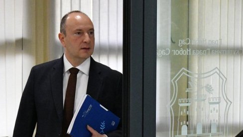 NAJZELENIJI U REGIONU: Gradonačelnik Novog Sada Miloš Đurić najavio do 2027. sadnju 6.000 stabala NAJZELENIJI U REGIONU: Gradonačelnik Novog Sada Miloš Đurić najavio do 2027. sadnju 6.000 stabala