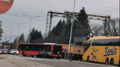 U udesu u Nišu šestoro prevezeno u Urgentni centar U udesu u Nišu šestoro prevezeno u Urgentni centar