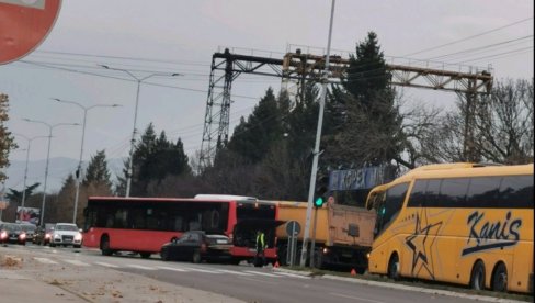 У удесу у Нишу шесторо превезено у Ургентни центар