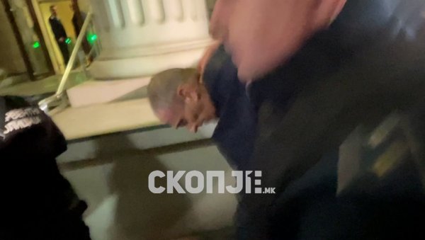 АЛЕКСАНДАР ПОНОВО ПРЕД СУДОМ: Вањин отац доведен под снажном полицијском пратњом (ВИДЕО) АЛЕКСАНДАР ПОНОВО ПРЕД СУДОМ: Вањин отац доведен под снажном полицијском пратњом (ВИДЕО)