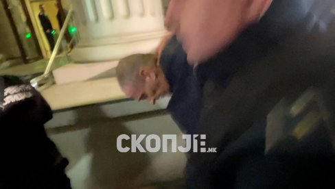 ALEKSANDAR PONOVO PRED SUDOM: Vanjin otac doveden pod snažnom policijskom pratnjom (VIDEO) ALEKSANDAR PONOVO PRED SUDOM: Vanjin otac doveden pod snažnom policijskom pratnjom (VIDEO)