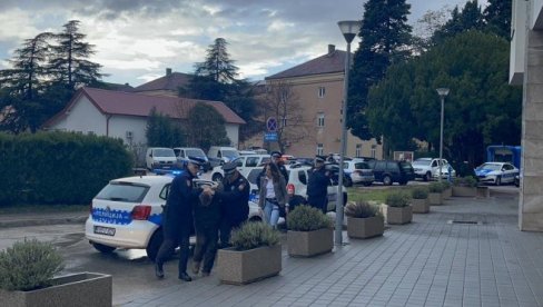 TREBINJSKA POLICIJA PRIVELA BRČAKA: Pljačkao crkve u Hercegovini TREBINJSKA POLICIJA PRIVELA BRČAKA: Pljačkao crkve u Hercegovini