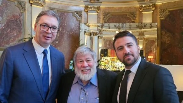 СА ВЕЛИКИМ ПОНОСОМ... Вучић и Вознијак присуствовали представљању пројекта Београд на води (ФОТО) СА ВЕЛИКИМ ПОНОСОМ... Вучић и Вознијак присуствовали представљању пројекта Београд на води (ФОТО)