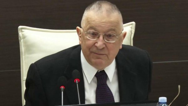 ОМАЖ ПРОФЕСОРУ РАТКУ МАРКОВИЋУ: Сећање на уставног правника који је био сведок преломних историјских тренутака ОМАЖ ПРОФЕСОРУ РАТКУ МАРКОВИЋУ: Сећање на уставног правника који је био сведок преломних историјских тренутака