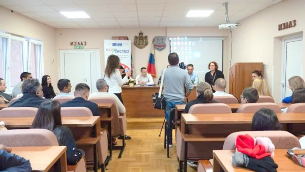 Додељени таблет рачунари за 50 основаца Додељени таблет рачунари за 50 основаца