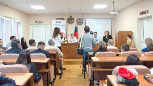 Dodeljeni tablet računari za 50 osnovaca Dodeljeni tablet računari za 50 osnovaca