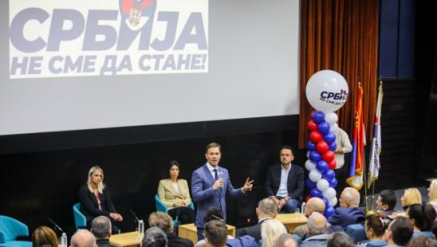 MLADI SU NAJVAŽNIJI ASPEKT SADAŠNJOSTI: Predstavnici liste „ALEKSANDAR VUČIĆ - Srbija ne sme da stane“  u Subotici