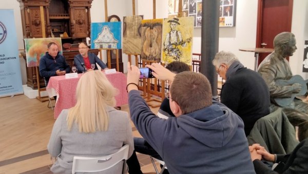 СЛИКАРИ СТВАРАЛИ У МУЗЕЈУ „ТАМБУРИЦА ФЕСТА“: У Новом Саду одржана 16. ликовна колонија „Етномузикологија и ликовност, тамбурица…“ СЛИКАРИ СТВАРАЛИ У МУЗЕЈУ „ТАМБУРИЦА ФЕСТА“: У Новом Саду одржана 16. ликовна колонија „Етномузикологија и ликовност, тамбурица…“