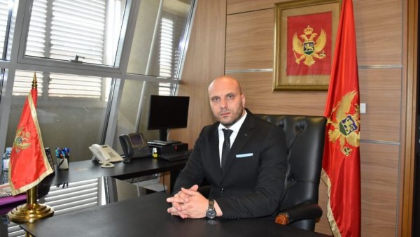 ПОЛИЦАЈАЦ У ВОЗИЛУ ОД 300.000 ЕВРА: В.Д. директора црногорске Управе полиције Никола Терзић о корупцији ПОЛИЦАЈАЦ У ВОЗИЛУ ОД 300.000 ЕВРА: В.Д. директора црногорске Управе полиције Никола Терзић о корупцији