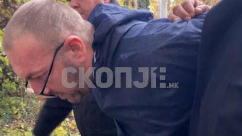 SNIMAK HAPŠENJA PALČOVOG VOZAČA: Izgovorio jednu rečenicu dok su ga odvodili (VIDEO) SNIMAK HAPŠENJA PALČOVOG VOZAČA: Izgovorio jednu rečenicu dok su ga odvodili (VIDEO)