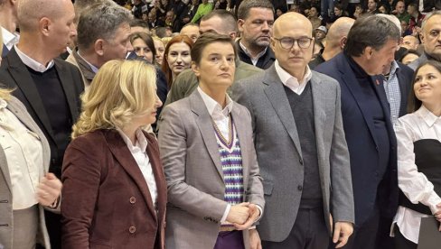 BRNABIĆEVA O NOVIM PRETNJAMA ĐILASOVACA: Važno im je da prave haos i da nekog maltretiraju, kao što smo jasno rekli na početku kampanje BRNABIĆEVA O NOVIM PRETNJAMA ĐILASOVACA: Važno im je da prave haos i da nekog maltretiraju, kao što smo jasno rekli na početku kampanje