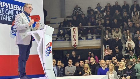 POVEĆANJE PLATA I PENZIJA: Vučić rekao kolike će biti plate do kraja mandata Vlade POVEĆANJE PLATA I PENZIJA: Vučić rekao kolike će biti plate do kraja mandata Vlade