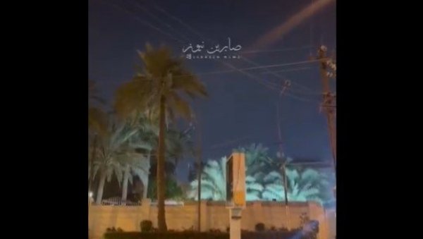 ПРВИ СНИМЦИ НАПАДА НА АМЕРИЧКУ АМБАСАДУ У БАГДАДУ: Одјекују експлозије, огласиле се и сирене за опасност (ВИДЕО) ПРВИ СНИМЦИ НАПАДА НА АМЕРИЧКУ АМБАСАДУ У БАГДАДУ: Одјекују експлозије, огласиле се и сирене за опасност (ВИДЕО)