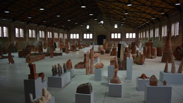 НАЈВЕЋИ ЈЕ НА СВЕТУ: Шест година јединственог музеја скулптуре Terra у Кикинди, 1.200 дела настало током 42 године (ФОТО/ВИДЕО) НАЈВЕЋИ ЈЕ НА СВЕТУ: Шест година јединственог музеја скулптуре Terra у Кикинди, 1.200 дела настало током 42 године (ФОТО/ВИДЕО)