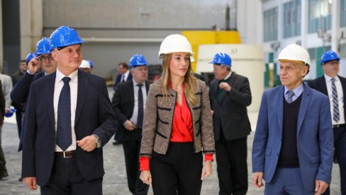 HE ĐERDAP STUB SRPSKOG ENERGETSKOG SISTEMA Ministarka Đedović: Odlični rezultati nakon revitalizacije (FOTO) HE ĐERDAP STUB SRPSKOG ENERGETSKOG SISTEMA Ministarka Đedović: Odlični rezultati nakon revitalizacije (FOTO)