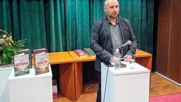 “КОСТИ” ЧУВАЈУ СЕЋАЊА НА СТРАДАЊЕ СРБА У САРАЈЕВУ: У Билећи одржано књижевно вече Ненада Милкића “КОСТИ” ЧУВАЈУ СЕЋАЊА НА СТРАДАЊЕ СРБА У САРАЈЕВУ: У Билећи одржано књижевно вече Ненада Милкића