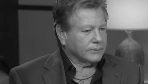 ПРЕМИНУЛА ГЛУМАЧКА ЛЕГЕНДА: Напустио нас је Рајан О`Нил ПРЕМИНУЛА ГЛУМАЧКА ЛЕГЕНДА: Напустио нас је Рајан О`Нил