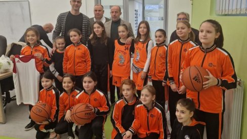 OPREMA NA POKLON: Pomoć Sportskom savezu Bujanovca OPREMA NA POKLON: Pomoć Sportskom savezu Bujanovca