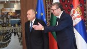 VUČIĆ SE SASTAO SA RADEVIM: Srdačan doček i izuzetan povod za ponovni susret (FOTO) VUČIĆ SE SASTAO SA RADEVIM: Srdačan doček i izuzetan povod za ponovni susret (FOTO)
