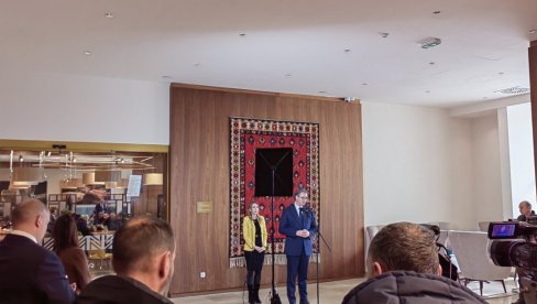 PREDSEDNIK NA PITANJE NOVOSTI: Nisam dobio nikakvu rekaciju Međunarodne zajednice zbog zabrane glasanja Srbima na KiM PREDSEDNIK NA PITANJE NOVOSTI: Nisam dobio nikakvu rekaciju Međunarodne zajednice zbog zabrane glasanja Srbima na KiM