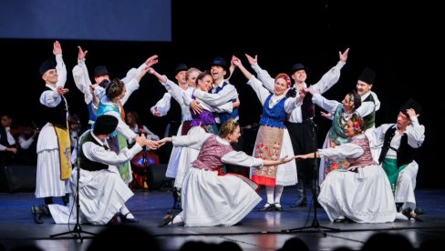ANSAMBL KOLO SLAVI VELIKI JUBILEJ: Svečani koncert povodom 75 godina postojanja ANSAMBL KOLO SLAVI VELIKI JUBILEJ: Svečani koncert povodom 75 godina postojanja