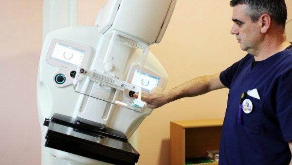 ЛАКШЕ ОТКРИВАЈУ РАК ДОЈКЕ: И Општа болница Вршац добила савремени мамограф ЛАКШЕ ОТКРИВАЈУ РАК ДОЈКЕ: И Општа болница Вршац добила савремени мамограф