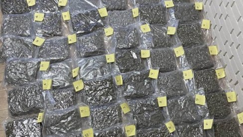 ZAPLENJENO VIŠE OD 50 KILOGRAMA DROGE: Crnogorskom državljaninu određen pritvor do 30 dana ZAPLENJENO VIŠE OD 50 KILOGRAMA DROGE: Crnogorskom državljaninu određen pritvor do 30 dana