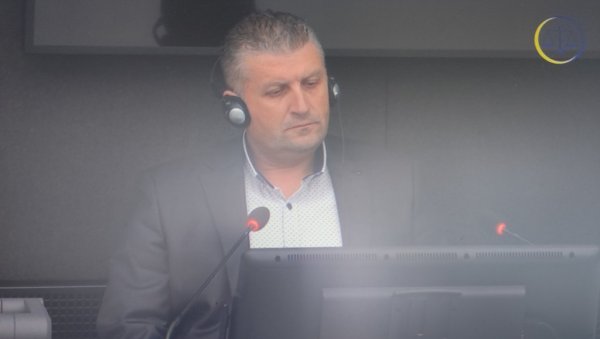 КО ИДЕ У РАТ СА ЛОВАЧКОМ ПУШКОМ?: Сведок Дејан Јевтић у Хагу наставио сведочење, адвокат одбране није схватио шта је фреза