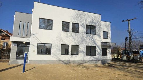 KROZ OVU USTANOVU GODIŠNJE PROĐE TRI MILIONA MALIŠANA: Humana srca obnavljaju dva odeljenja Dečije bolnice u Nišu KROZ OVU USTANOVU GODIŠNJE PROĐE TRI MILIONA MALIŠANA: Humana srca obnavljaju dva odeljenja Dečije bolnice u Nišu