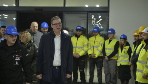 PREDSEDNIK U PROKUPLJU: Vučić obišao radove na drugoj fazi rekonstrukcije Zdravstvenog centra (VIDEO) PREDSEDNIK U PROKUPLJU: Vučić obišao radove na drugoj fazi rekonstrukcije Zdravstvenog centra (VIDEO)