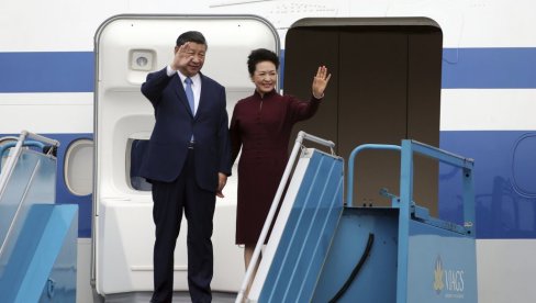 SI ĐINPING U HANOJU: Kineski predsednik doputovao u posetu Vijetnamu SI ĐINPING U HANOJU: Kineski predsednik doputovao u posetu Vijetnamu