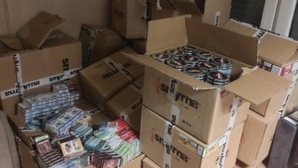НА ГРАНИЧНOМ ПРЕЛАЗУ ДОБРАКОВО КOД БИЈЕЛОГ ПОЉА: Заплењен дуван за наргиле вредан 29.000 евра НА ГРАНИЧНOМ ПРЕЛАЗУ ДОБРАКОВО КOД БИЈЕЛОГ ПОЉА: Заплењен дуван за наргиле вредан 29.000 евра