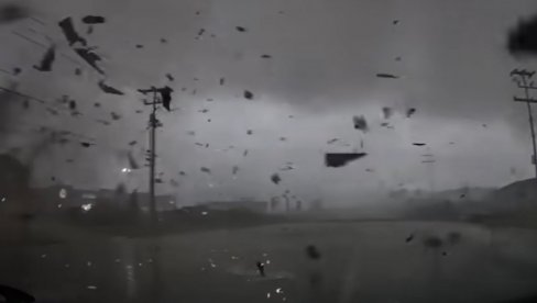 VETAR ČUPAO DRVEĆE: Snažno nevreme pogodilo Tursku (VIDEO) VETAR ČUPAO DRVEĆE: Snažno nevreme pogodilo Tursku (VIDEO)