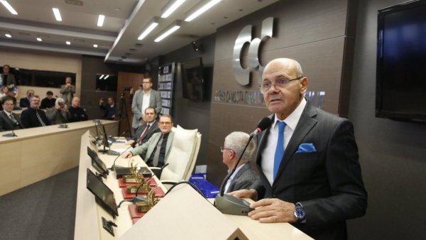 НАЈЗАСЛУЖНИЈИ НАГРАЂЕНИ: Цеци верификован статус уметника, Снеки добила највеће еснафско признање (ФОТО/ВИДЕО) НАЈЗАСЛУЖНИЈИ НАГРАЂЕНИ: Цеци верификован статус уметника, Снеки добила највеће еснафско признање (ФОТО/ВИДЕО)