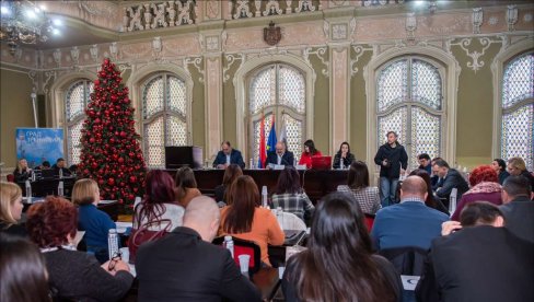 USVOJEN BUDŽET ZA 2024. GODINU: Sednica Skupštine grada Zrenjanina, najavljene vredne i značajne investicije (FOTO) USVOJEN BUDŽET ZA 2024. GODINU: Sednica Skupštine grada Zrenjanina, najavljene vredne i značajne investicije (FOTO)
