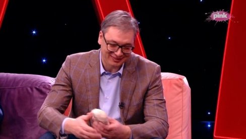 SA KIM BI VUČIĆ PODELIO SENDVIČ? Sve moram da čuvam kao malo vode na dlanu SA KIM BI VUČIĆ PODELIO SENDVIČ? Sve moram da čuvam kao malo vode na dlanu