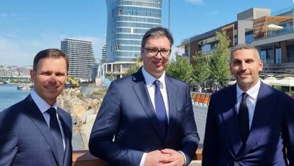 ПОСЕТА КОЈА ПОКАЗУЈЕ ВАЖНОСТ СРБИЈЕ: Први човек Манчестер ситија заједно са Вучићем на утакмици Црвене звезде ПОСЕТА КОЈА ПОКАЗУЈЕ ВАЖНОСТ СРБИЈЕ: Први човек Манчестер ситија заједно са Вучићем на утакмици Црвене звезде