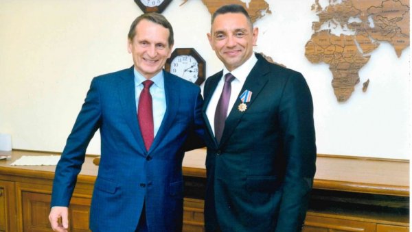 ПРИЗНАЊЕ ЗА ВУЛИНА: Наришкин га одликовао Медаљом за сарадњу ПРИЗНАЊЕ ЗА ВУЛИНА: Наришкин га одликовао Медаљом за сарадњу