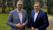 VUČIĆ ČESTITAO ROĐENDAN DODIKU: Predsednik Republike Srpske otkrio šta je dobio na poklon (FOTO)