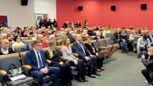 УРУЧЕНО 260 УГОВОРА О СУБВЕНЦИЈАМА: Подршка Новосађанима у енергетској санацији породичних кућа и станова УРУЧЕНО 260 УГОВОРА О СУБВЕНЦИЈАМА: Подршка Новосађанима у енергетској санацији породичних кућа и станова
