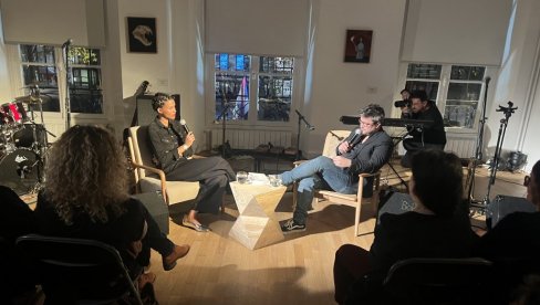 ИСПРЕПЛЕТАНА СУДБИНА СРБИЈЕ И СЕНЕГАЛА: Представљена књига Инес Сенгор ИСПРЕПЛЕТАНА СУДБИНА СРБИЈЕ И СЕНЕГАЛА: Представљена књига Инес Сенгор