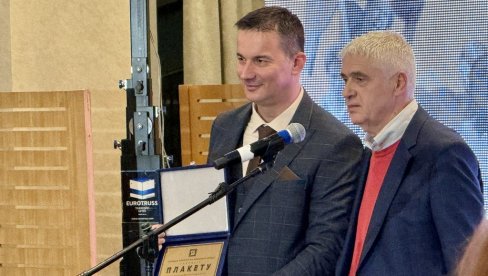 СЕКЦИЈА СПОРТСКИХ НОВИНАРА НИША ОДАБРАЛА НАЈБОЉЕ: Врачар и Цветковић најбољи спортисти, а Кинезис најбољи клуб Ниша (ВИДЕО) СЕКЦИЈА СПОРТСКИХ НОВИНАРА НИША ОДАБРАЛА НАЈБОЉЕ: Врачар и Цветковић најбољи спортисти, а Кинезис најбољи клуб Ниша (ВИДЕО)