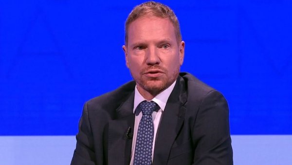 ПРО-ОПОЗИЦИОНИ ПРАВНИК ЦИТИРАО ЂИНЂИЋА КАКО БИ ОПИСАО ОПОЗИЦИЈУ КОЈА САД НЕГОДУЈЕ ЗБОГ ХАПШЕЊА: Госпођо, можда је ипак до вас! (ФОТО) ПРО-ОПОЗИЦИОНИ ПРАВНИК ЦИТИРАО ЂИНЂИЋА КАКО БИ ОПИСАО ОПОЗИЦИЈУ КОЈА САД НЕГОДУЈЕ ЗБОГ ХАПШЕЊА: Госпођо, можда је ипак до вас! (ФОТО)
