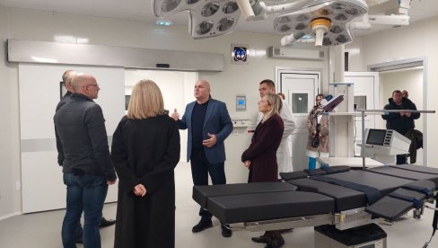 U OPREMU KLINIKE 9,5 MILIONA EVRA: Posle tri decenije završen Hirurško-ginekološki blok u lozničkoj bolnici U OPREMU KLINIKE 9,5 MILIONA EVRA: Posle tri decenije završen Hirurško-ginekološki blok u lozničkoj bolnici
